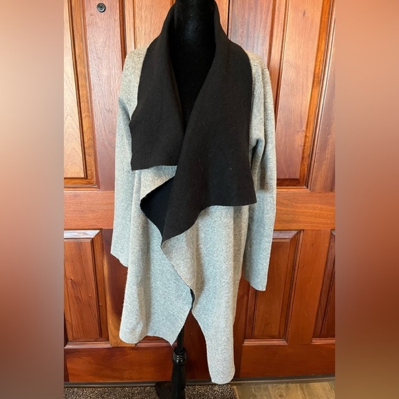 NEIMAN MARCUS Cashmere Blend Double Face Waterfall Long Cardigan Size S Blk/gray - Picture 1 of 8